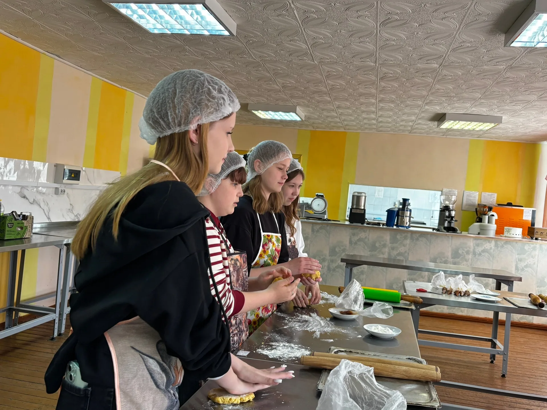 ПРОФОРИЕНТАЦИЯ НА ВКУС: ПРАКТИЧЕСКИЙ УРОК ПО КОНДИТЕРСКОМУ ДЕЛУ